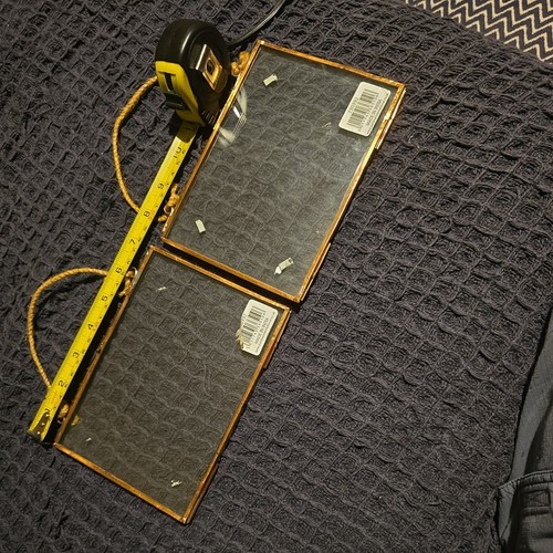 Parlane floating glass photo - floating,