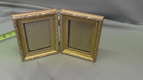 Vtg gold tone small metal - gold-tone,