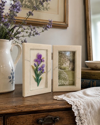 Vintage resin photo - m&s,