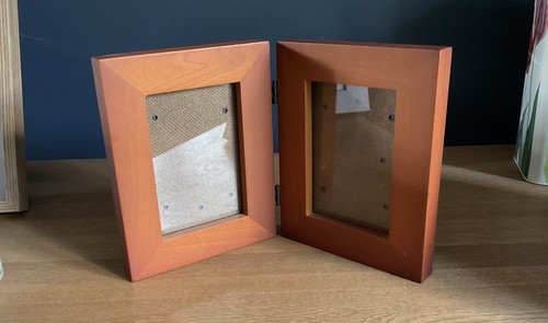 Hinged wooden double photo - hinged,
