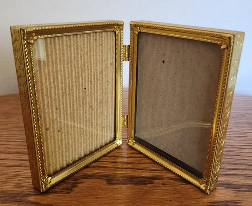Vintage gold metal hinged - gold,