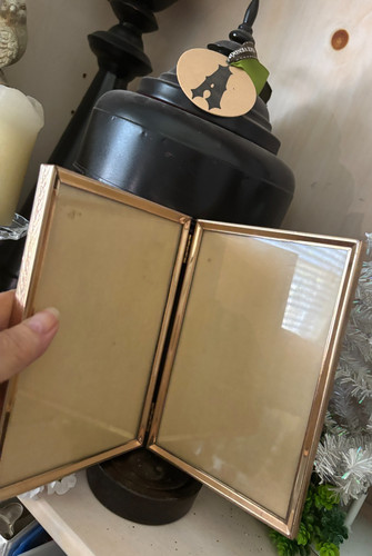 Holds 5x7 pics - 2, vtg