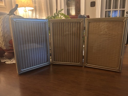 Vintage tri fold - triple, hinged